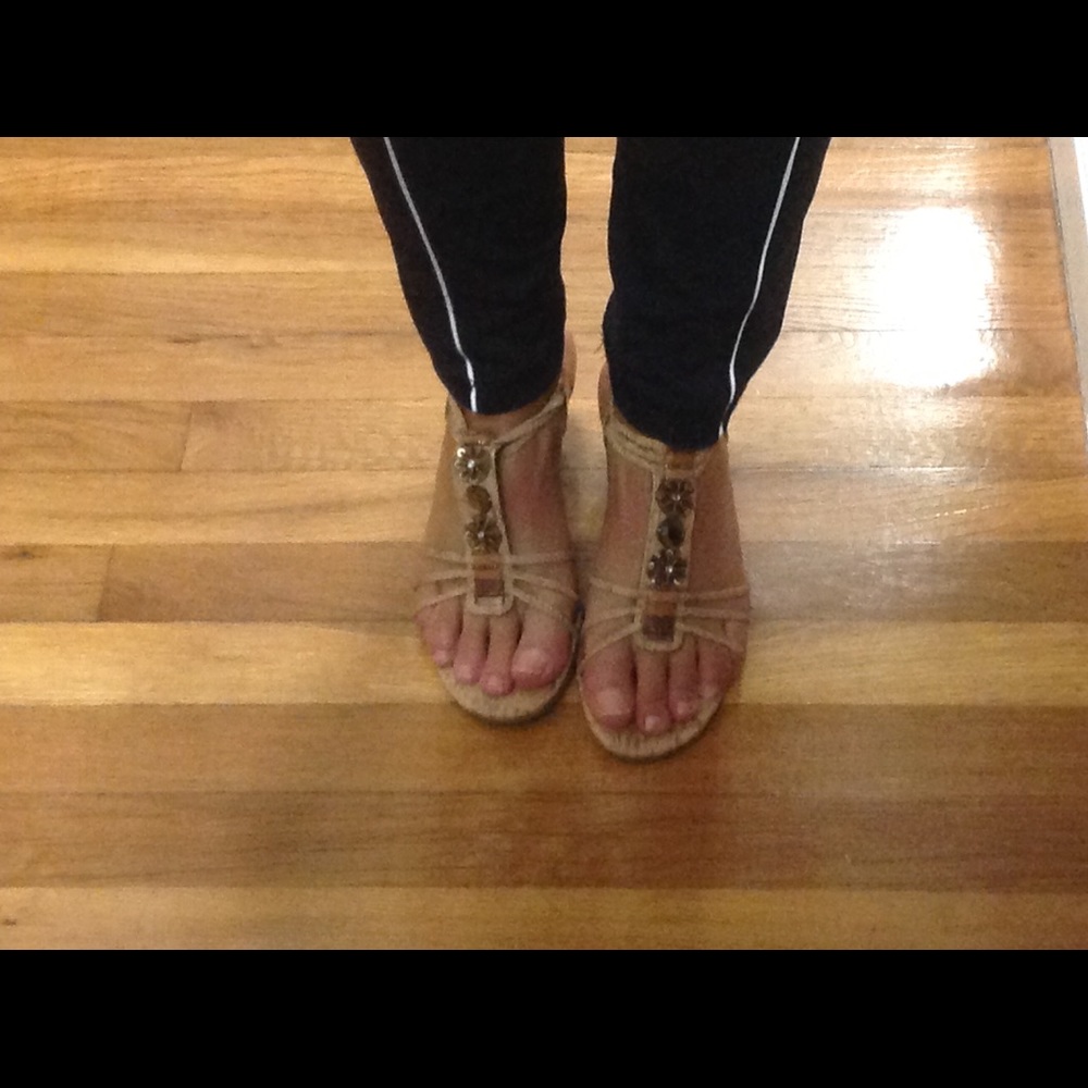 Apostrophe Tan Sandal